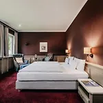 纽莫艾斯罗曼蒂克帕斯特酒店 酒店 4*