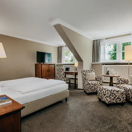 ホテル Niemeyers Romantik Posthotel 4*